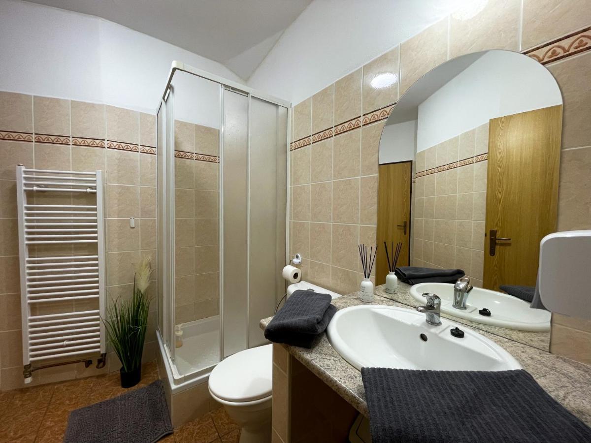 Hotel Colchi Uničov Eksteriør billede